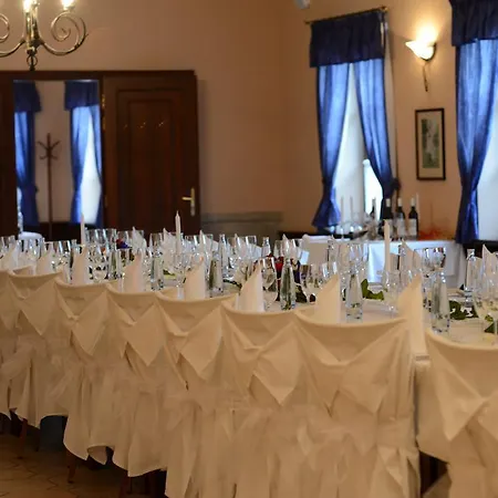 Hotel Buchlovice Hotell