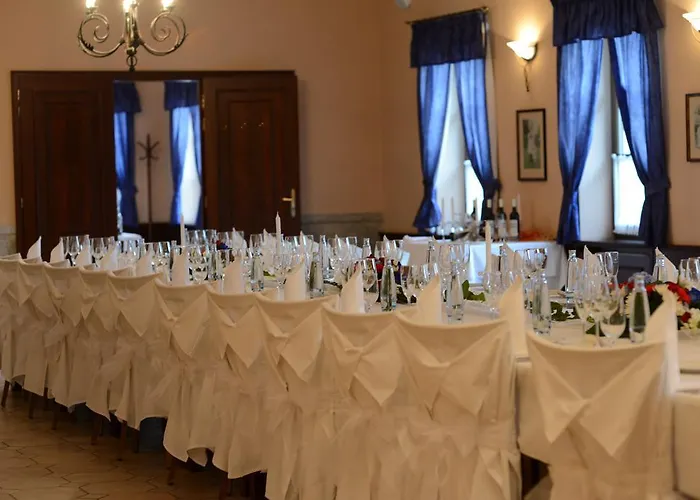 Hotel Buchlovice فندق