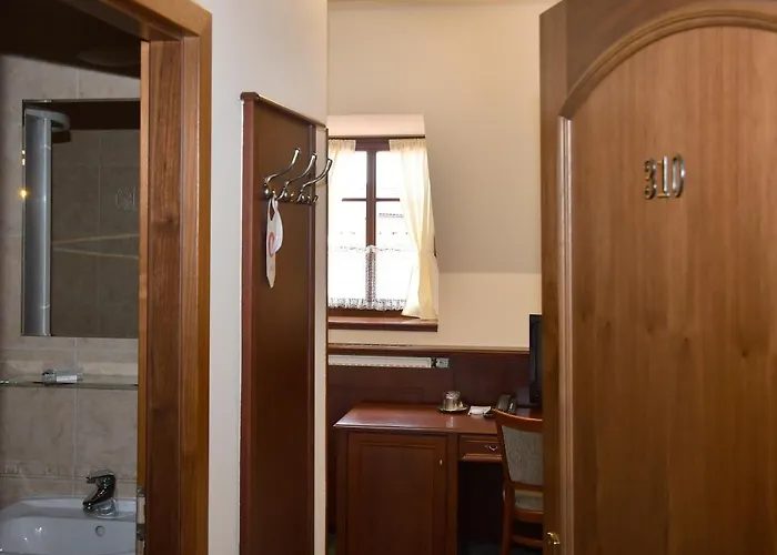 فندق Hotel Buchlovice 3*